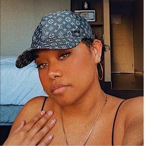 Meet your Posher, Lilou